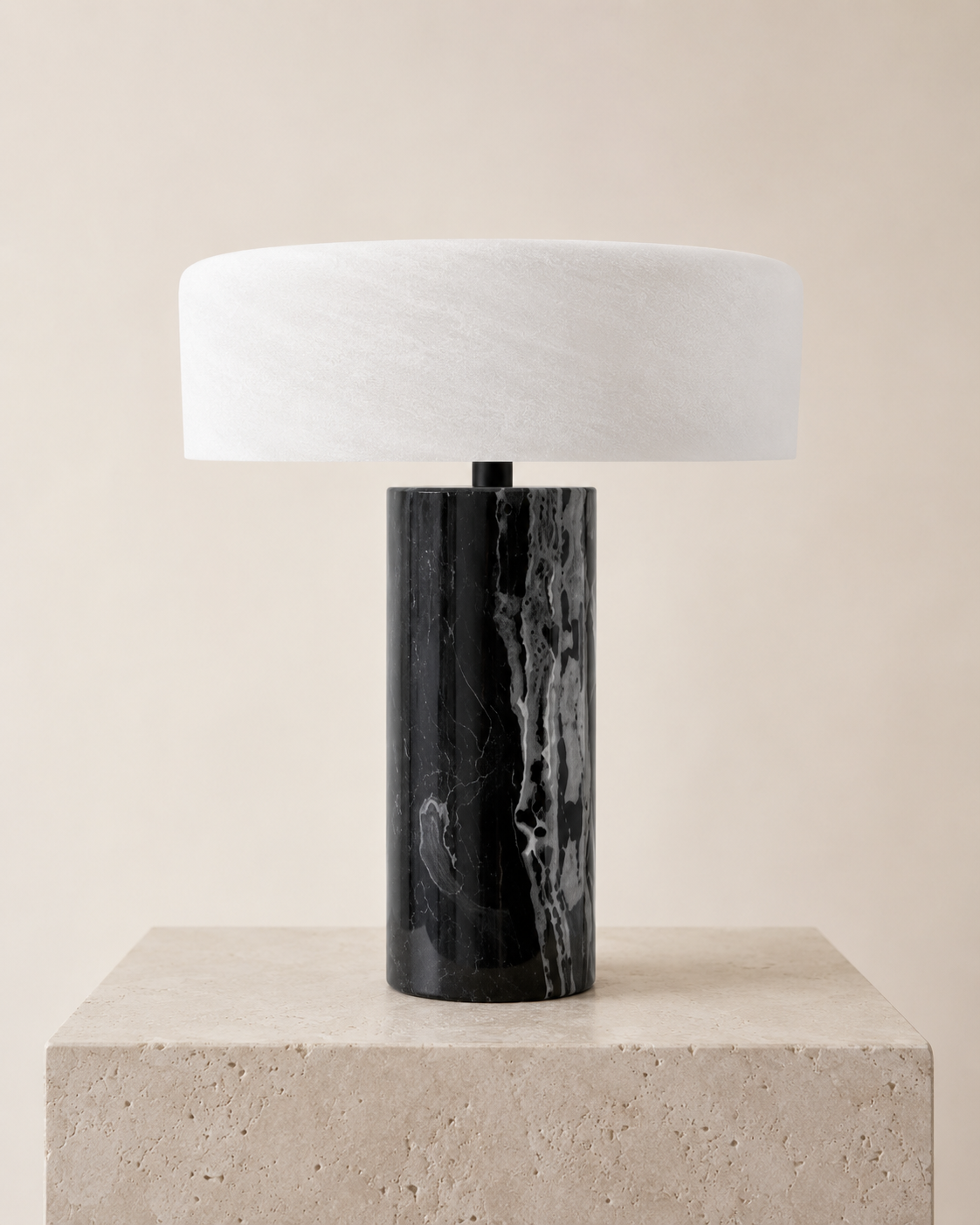 Nero Column Lamp